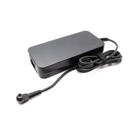 MSI P65 Creator 8RF charger